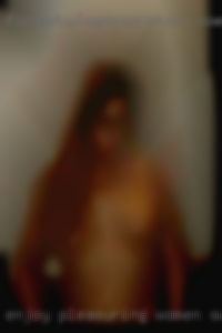 Enjoy pleasuring women swingers orally from Rossville Georgia.